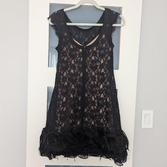 Black lace dress with nude underlay - Picture 2 of 2